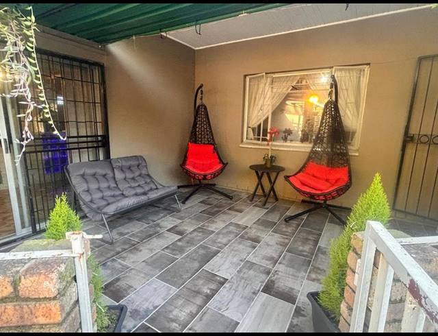 4 BEDROOM HOUSE FOR SALE IN MEYERVILLE